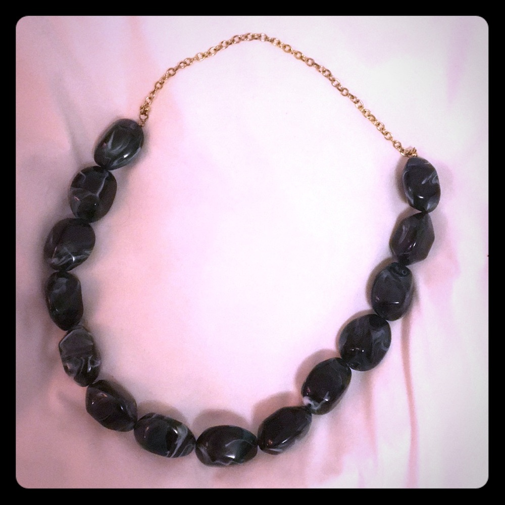 Dark green chunky necklace